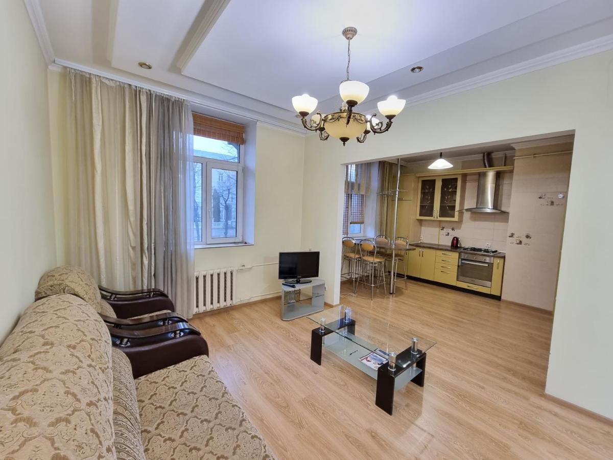 Stefan Cel Mare Boulevard Ultracentral Apartments In The Center Kischinau Exterior foto