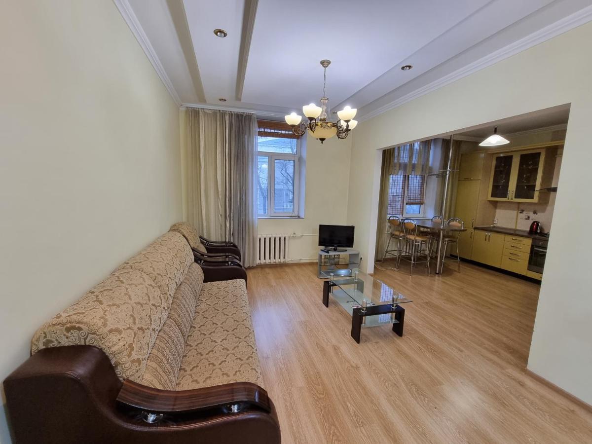 Stefan Cel Mare Boulevard Ultracentral Apartments In The Center Kischinau Exterior foto