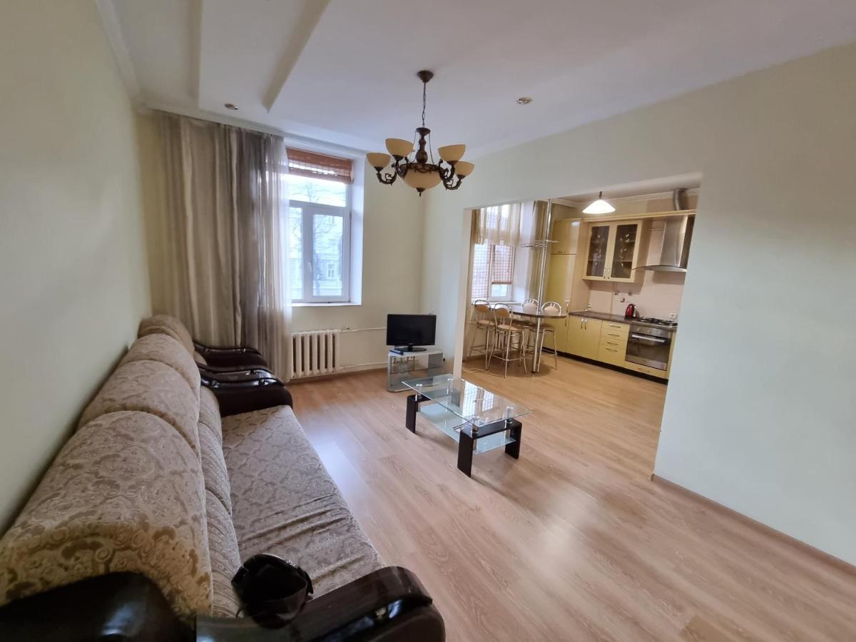 Stefan Cel Mare Boulevard Ultracentral Apartments In The Center Kischinau Exterior foto