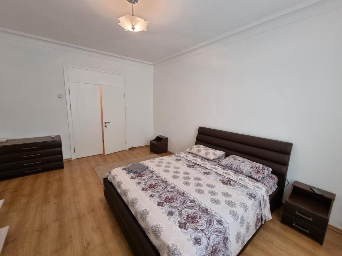 Stefan Cel Mare Boulevard Ultracentral Apartments In The Center Kischinau Exterior foto