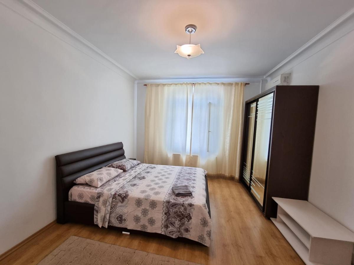 Stefan Cel Mare Boulevard Ultracentral Apartments In The Center Kischinau Exterior foto